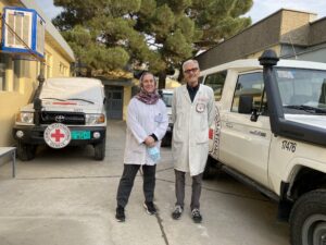 Alberto Cairo e Maria Regina Zulianello durante una missione ICRC in Afghanistan.